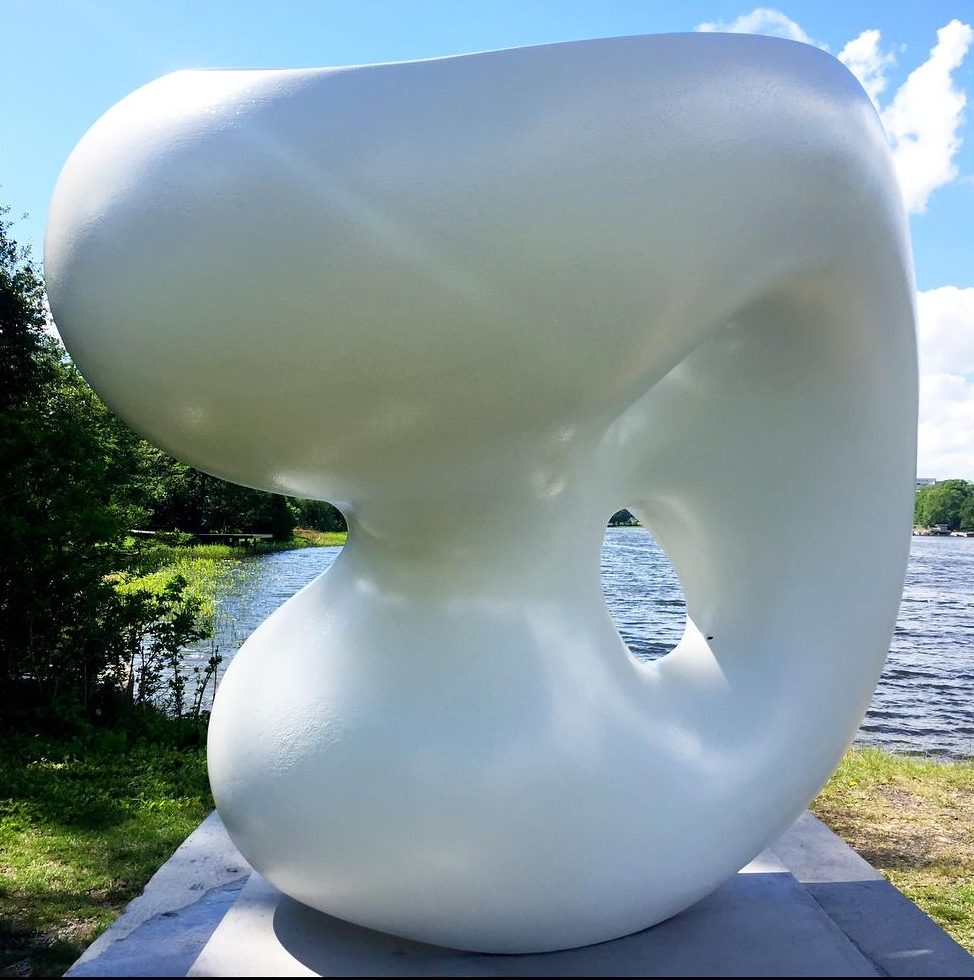 Stand, 2016, aluminium peint, Eva Hild