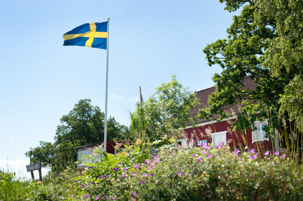 Maison avec drapeau suédois