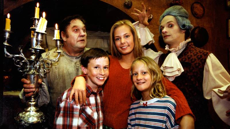 Mysteriet på Greveholm, julkalender de 1996
