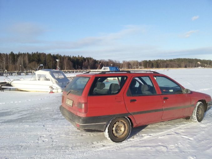 Voiture sur glace