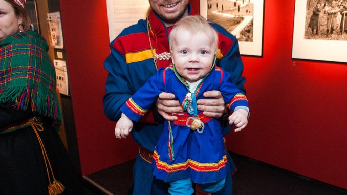 Père et enfant samis