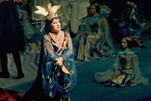 Birgit Nilsson sur la scène de l'Opéra de Vienne en 1961